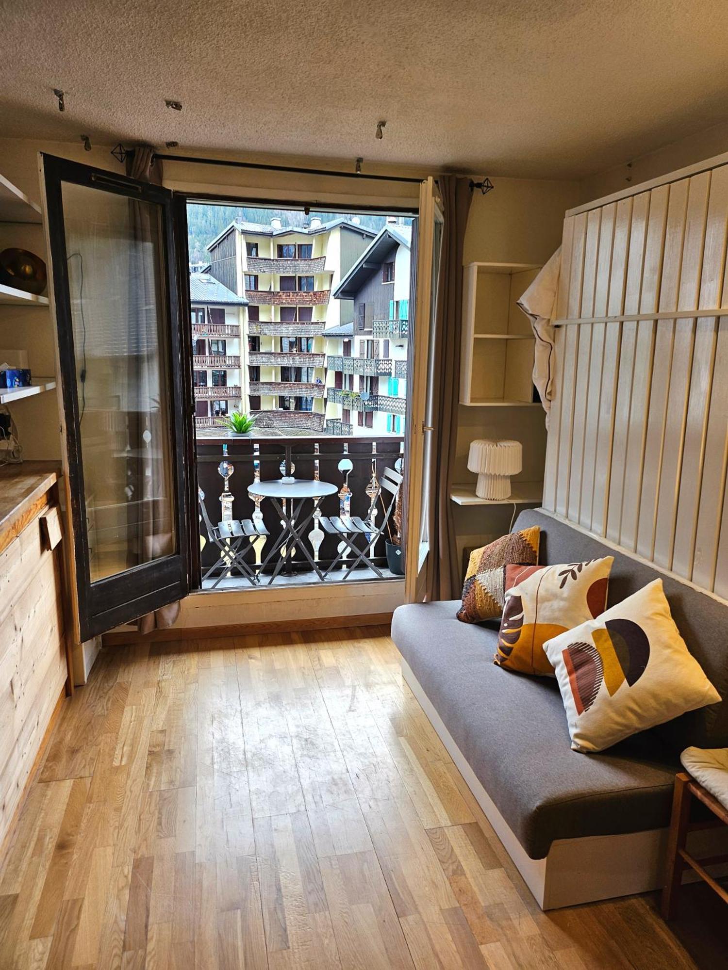 Cozy Chamonix Ski Studio With Mountain Views Εξωτερικό φωτογραφία